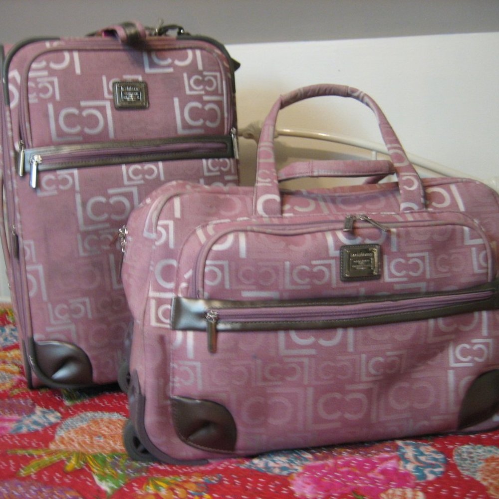 2 Piece Pink travel luggage